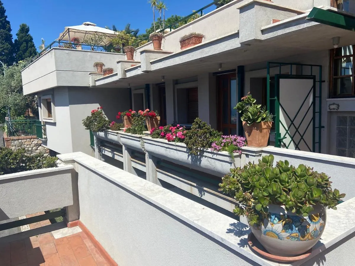 Villa Centaurea Apartment With Private Parking Taormina 0*,  Italien
