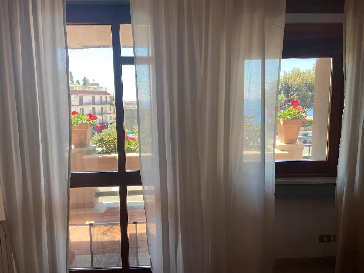 Villa Centaurea Apartment With Private Parking Taormina 0*,